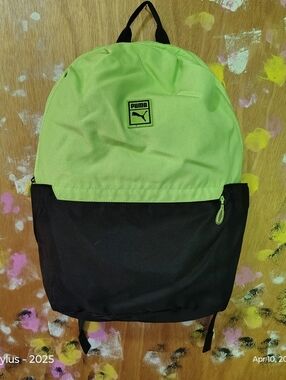 PUMA Neon Green Backpack 😲🔥 NWOT 💯